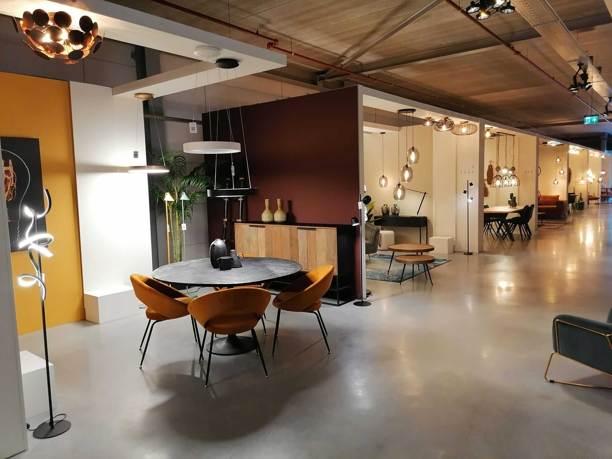 Showroom 12